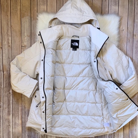 The North Face Reign On Down Waterproof Parka - Picture 7 of 8